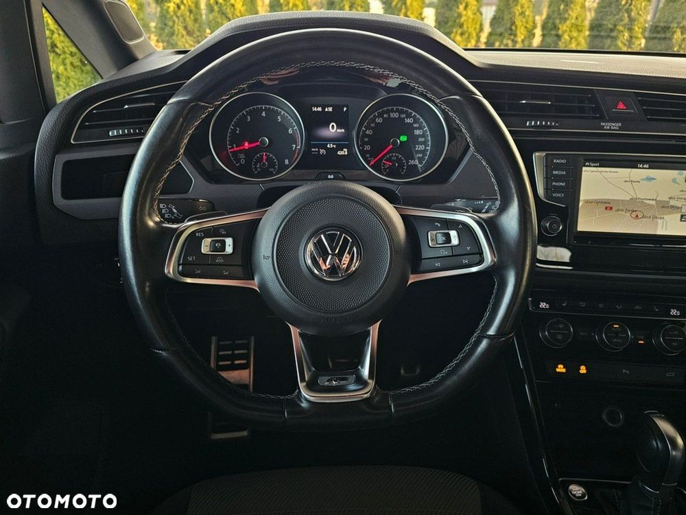 Volkswagen Touran - 16