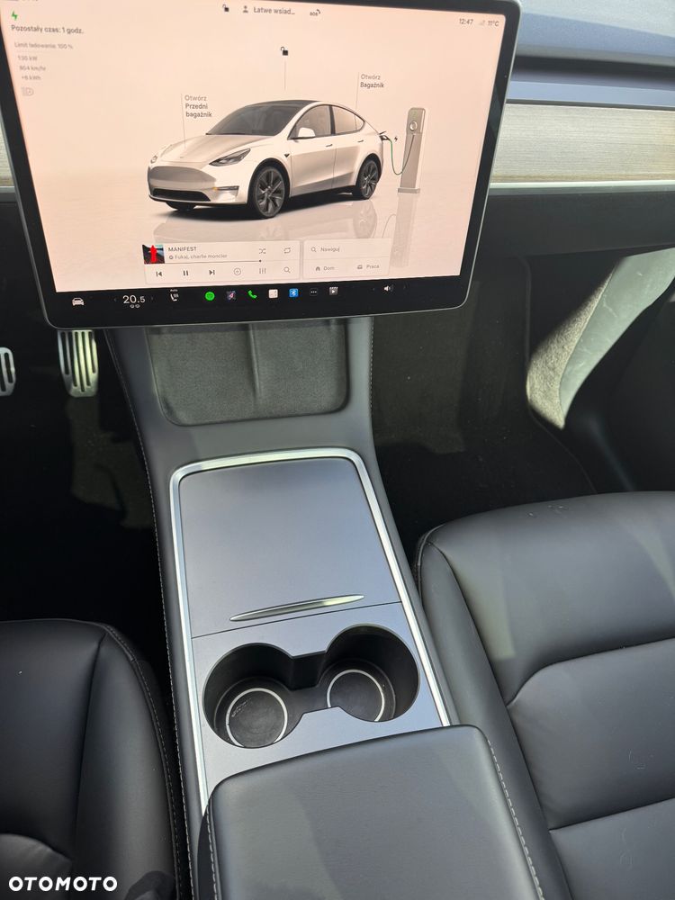 Tesla Model Y Long Range AWD - 30