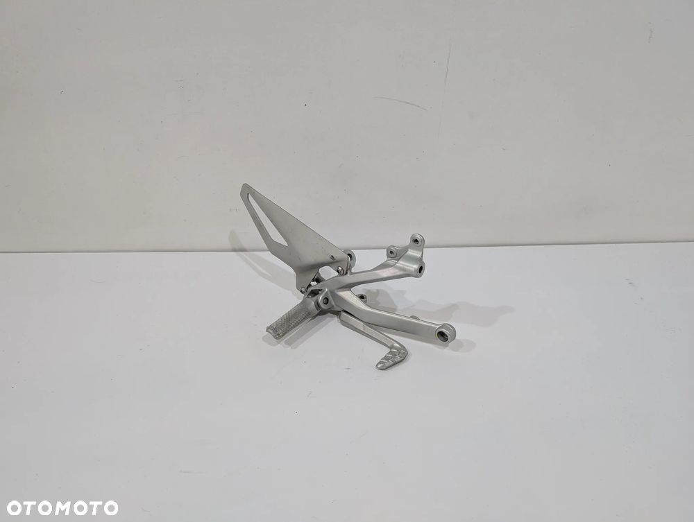 DUCATI PANIGALE V4 V4S PODNÓŻEK PRAWY SET PRAWY KOMPLETNY - 1