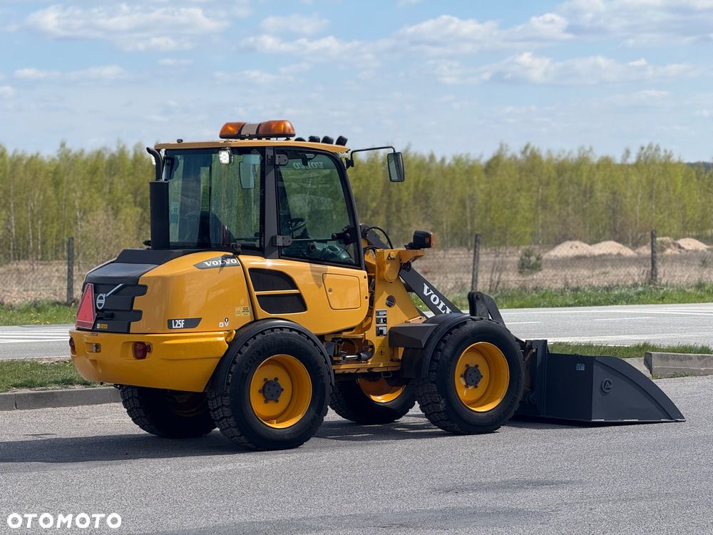 Volvo L25F - 5