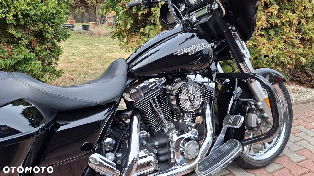 Harley-Davidson Touring Street Glide - 11