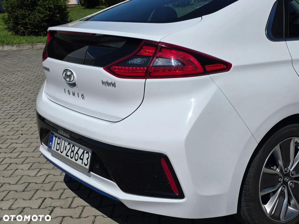 Hyundai IONIQ Hybrid Business - 12