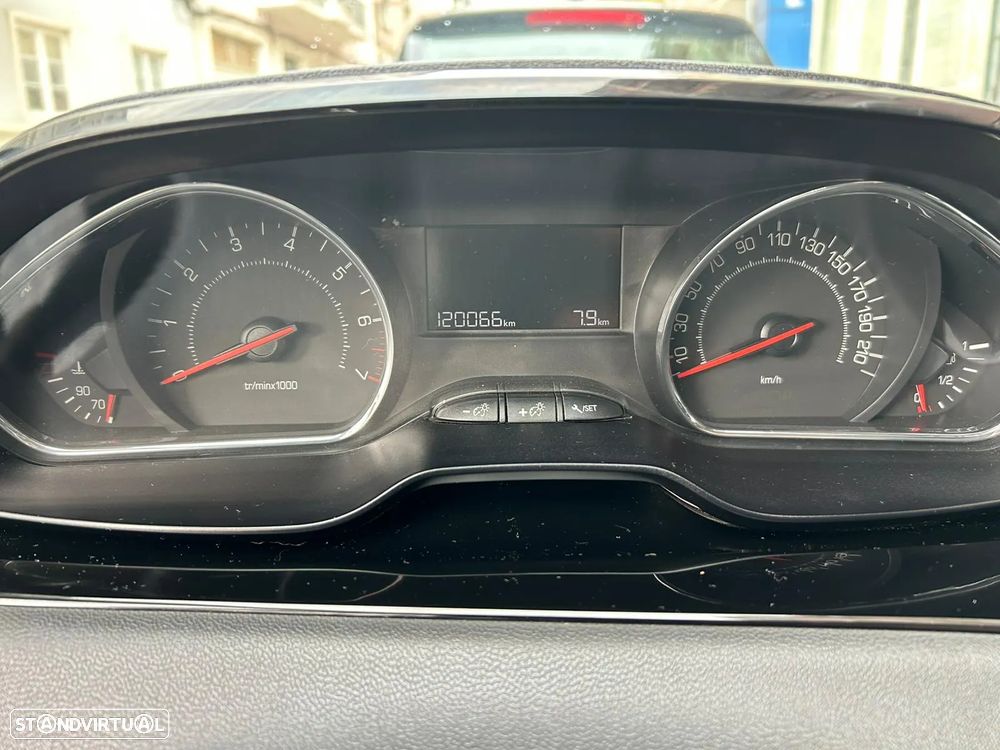 Peugeot 208 1.2 PureTech Active - 9