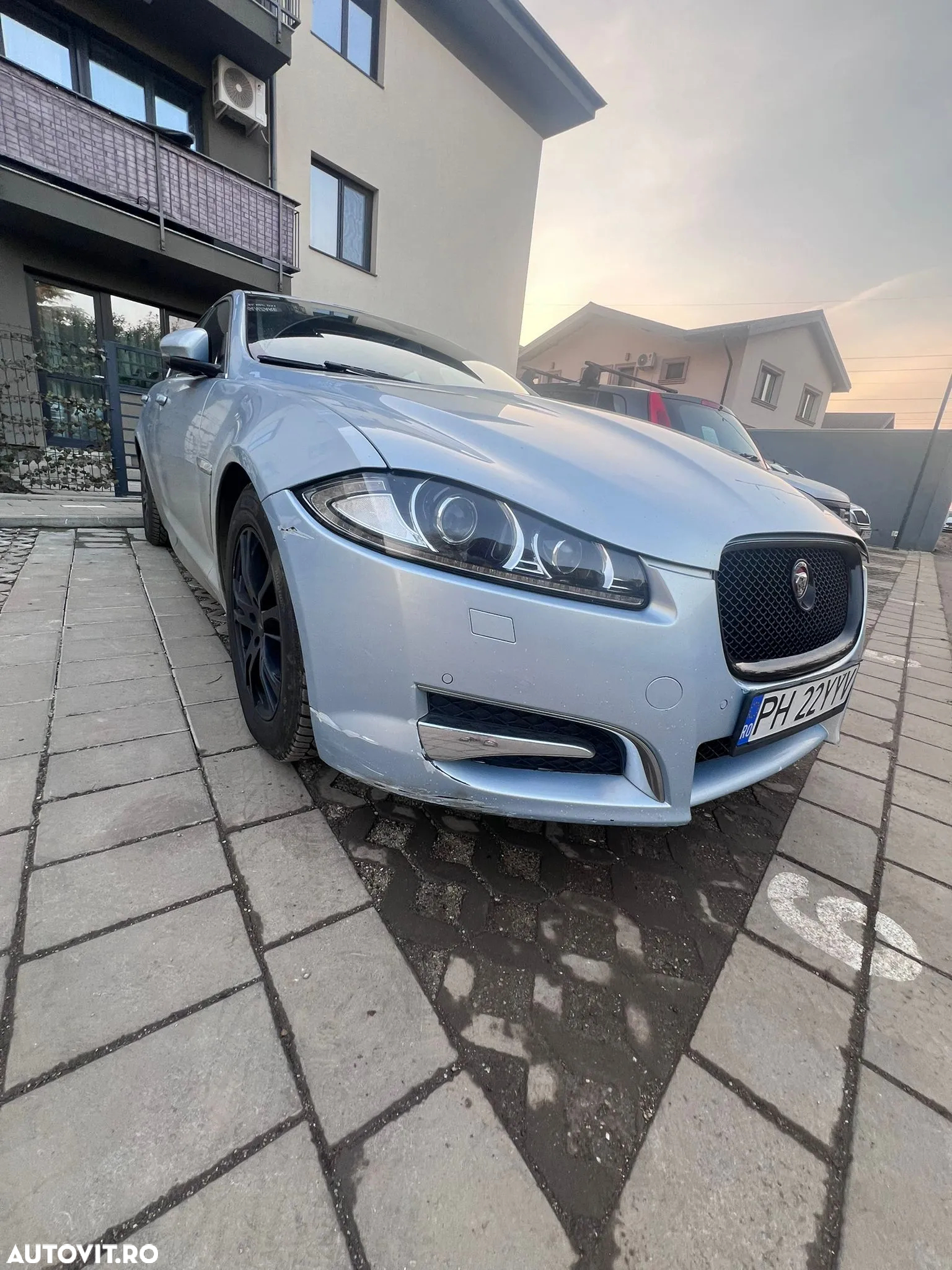 Jaguar XF - 7