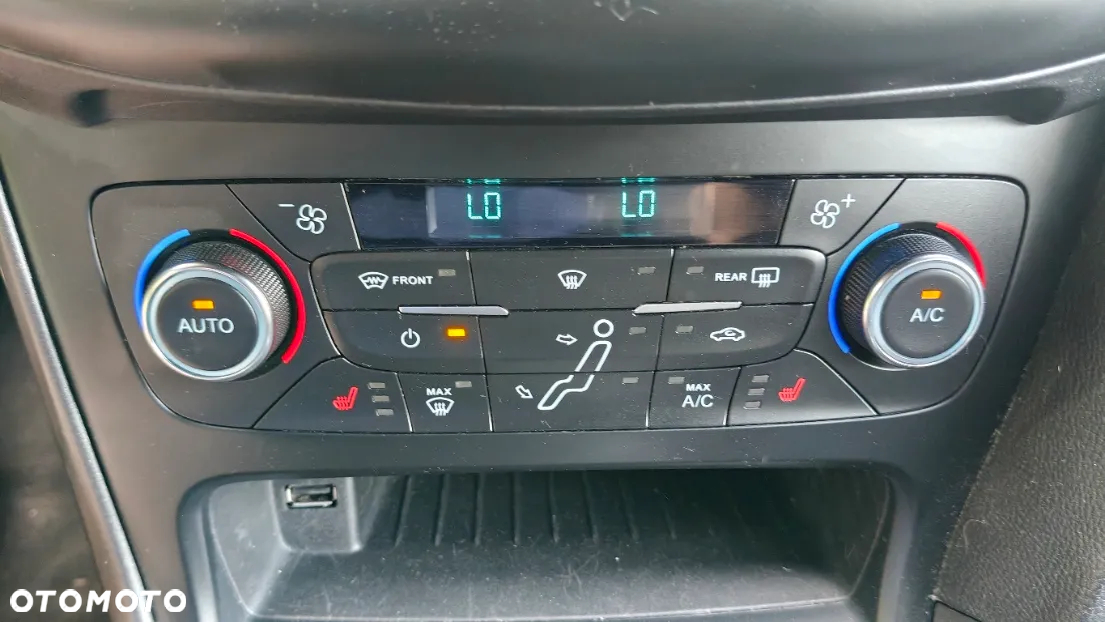 Ford Focus 1.0 EcoBoost ST-Line Black ASS - 16