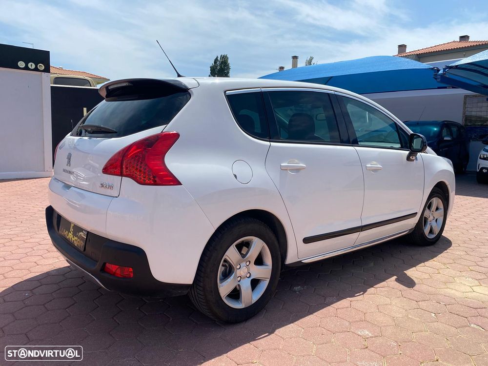 Peugeot 3008 2.0 HDi Hybrid4 - 10