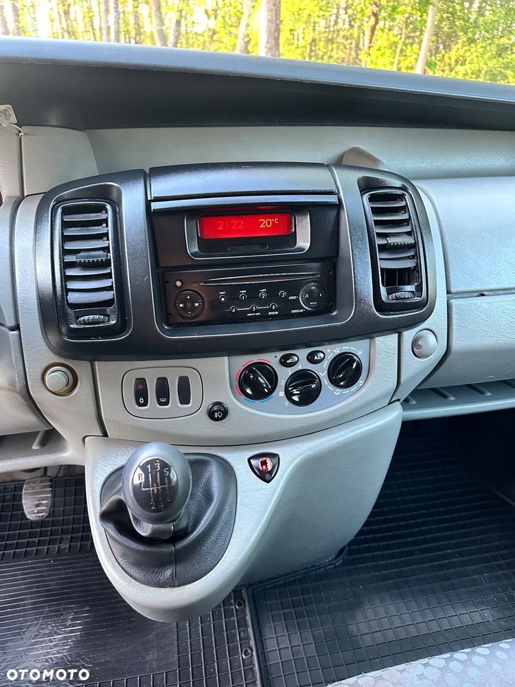 Renault Trafic - 14
