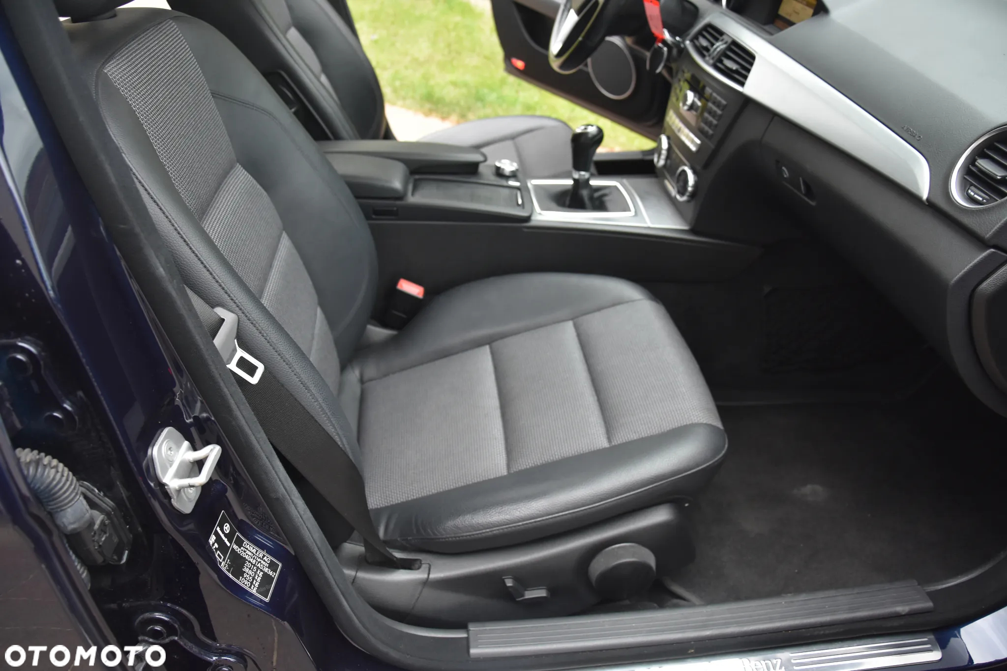 Mercedes-Benz Klasa C 200 CGI BlueEff Avantgarde - 21