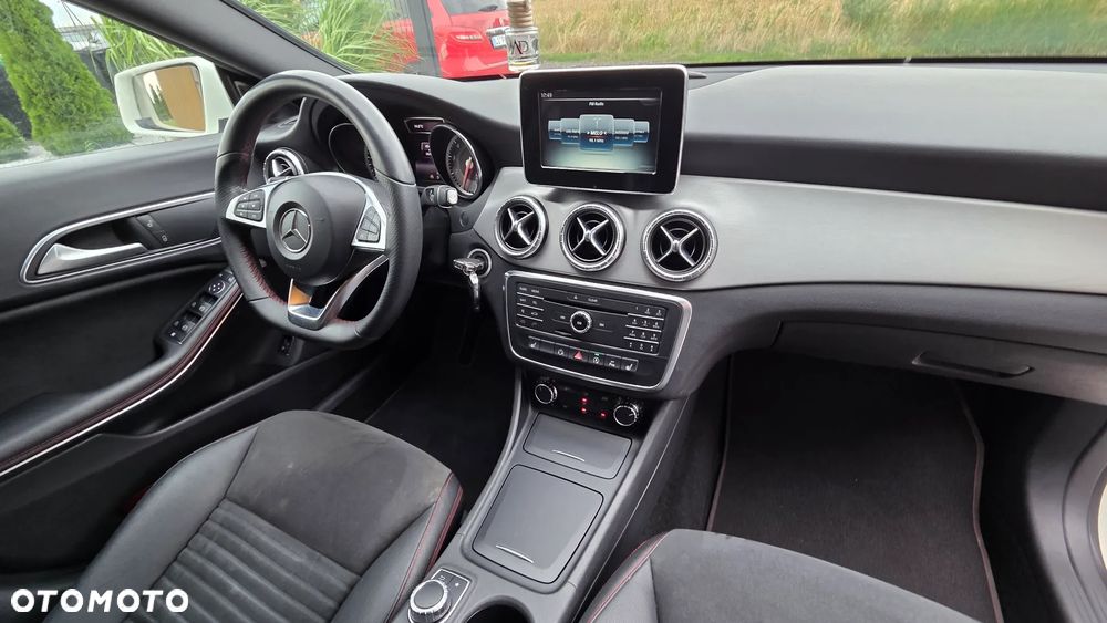 Mercedes-Benz CLA 180 7G-DCT AMG Line - 9