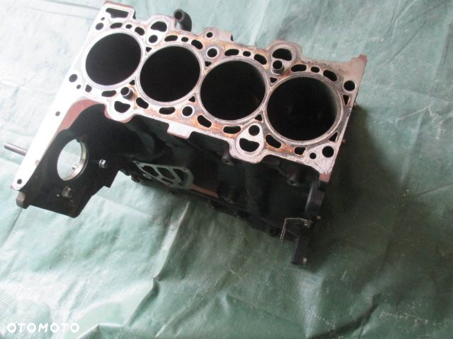 BMW E60 E90 E87 2.0D M47 BLOK SILNIKA 2006 ŻELIWO - 3