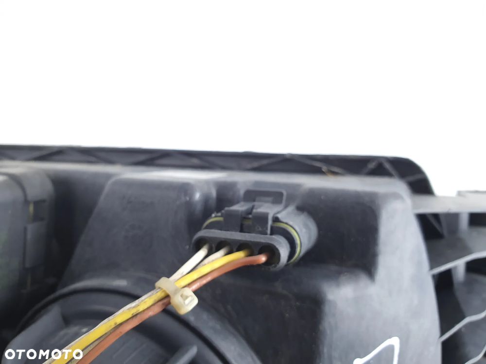 LAMPA LEWA REFLEKTOR KIERUNKOWSKAZ  IVECO EUROCARGO - 10