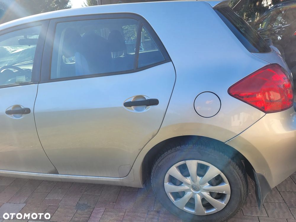 Toyota Auris 1.4 D-4D 2010 - 5