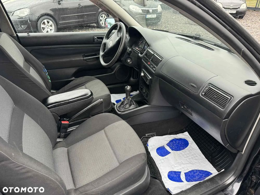 Volkswagen Golf IV 1.6 Trendline - 12