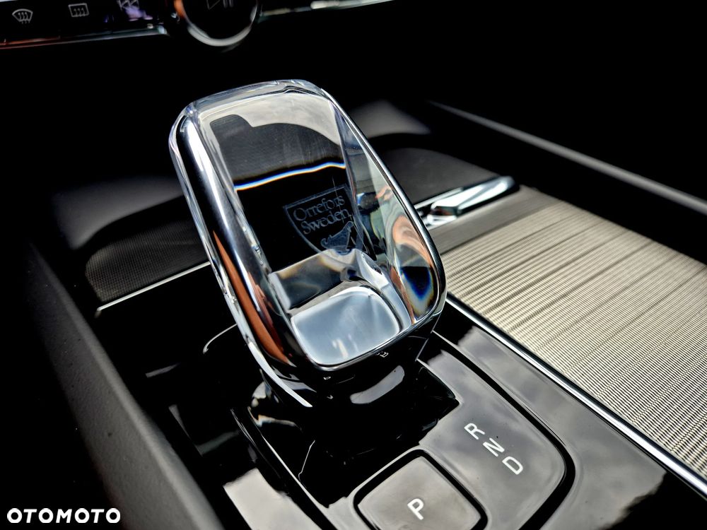 Volvo XC 60 B4 D AWD Ultimate Dark - 10