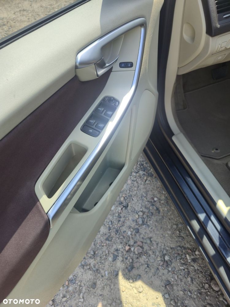 Volvo XC 60 - 6