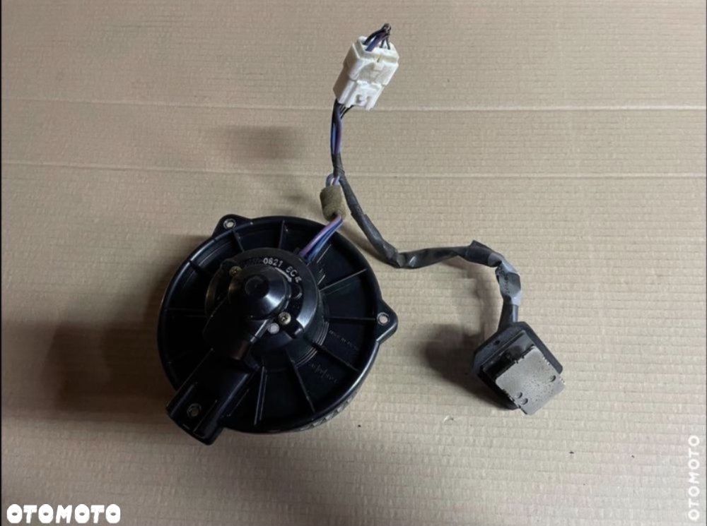 Dmuchawa wentylator rezystor nawiewu Toyota yaris - 2