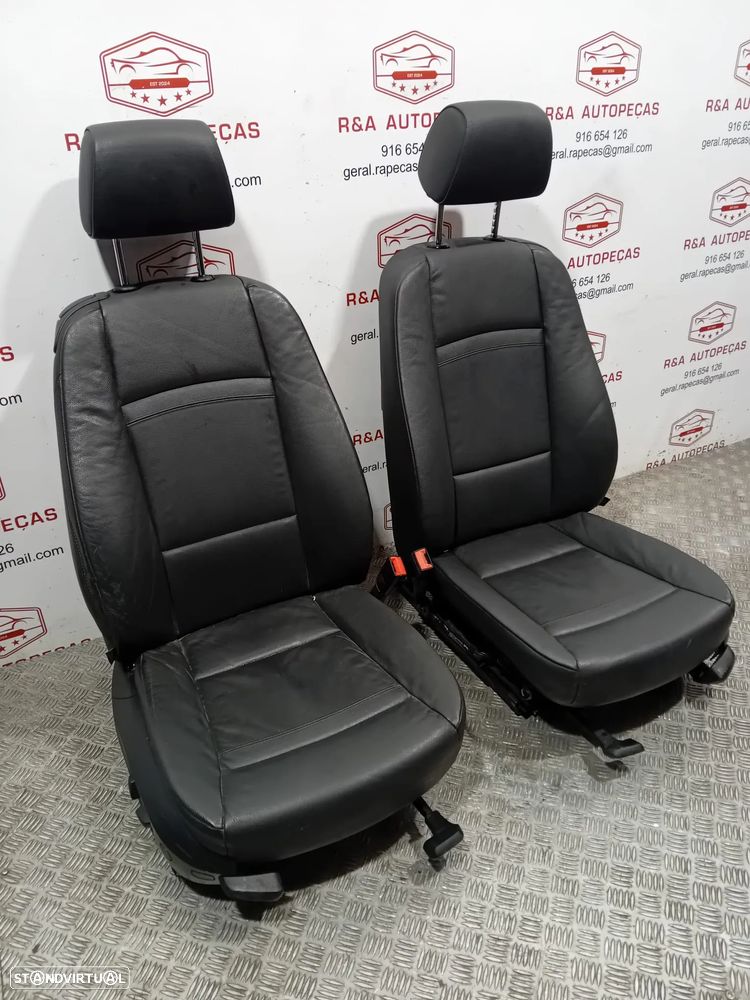 Conjunto de Bancos BMW Série 3 E92 em Pele Original - 8