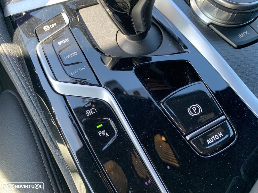 BMW 530 e Pack Desportivo M Pro - 32