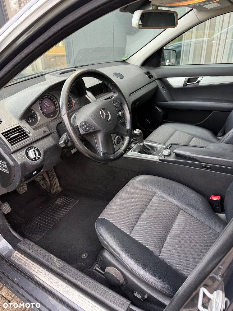 Mercedes-Benz Klasa C 180 K BlueEff Elegance - 5