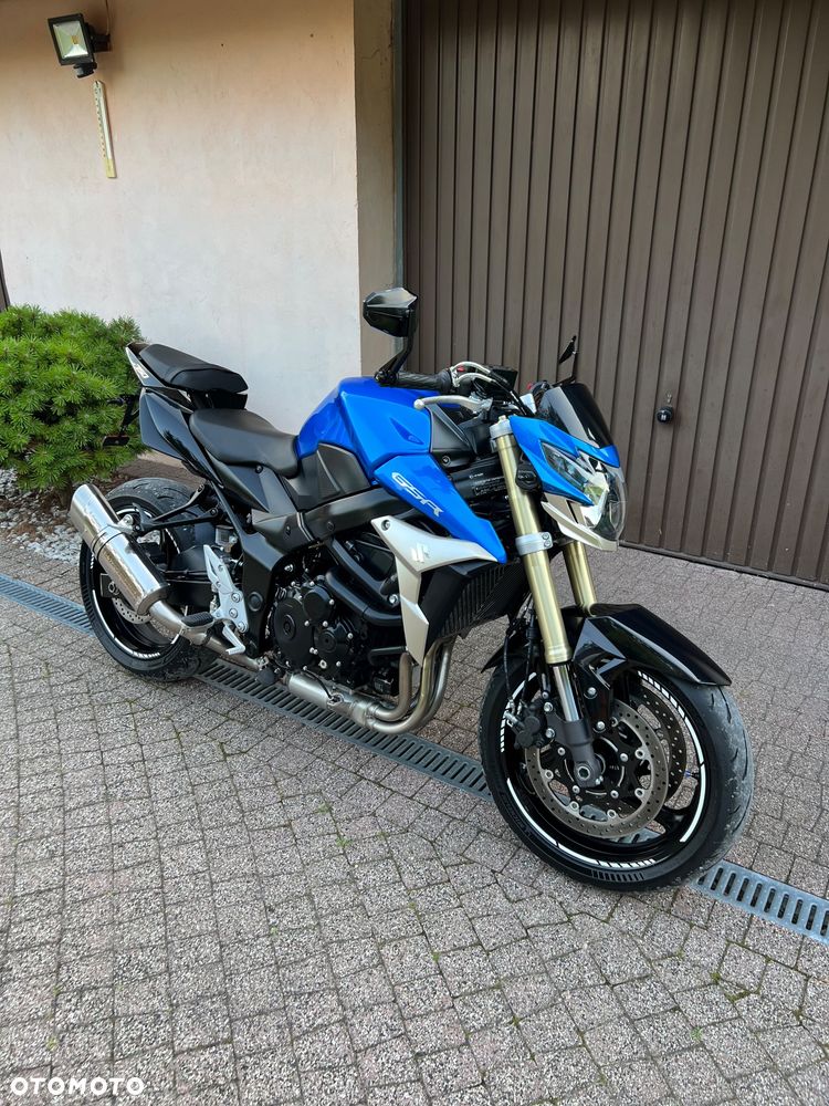 Suzuki GSR