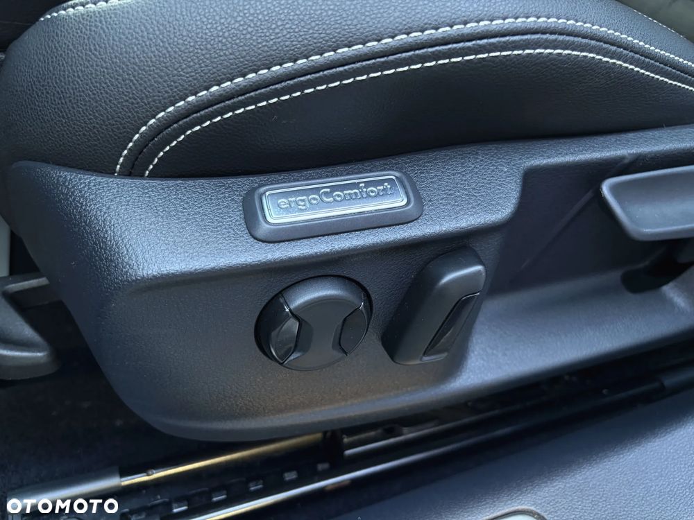 Volkswagen Passat - 33