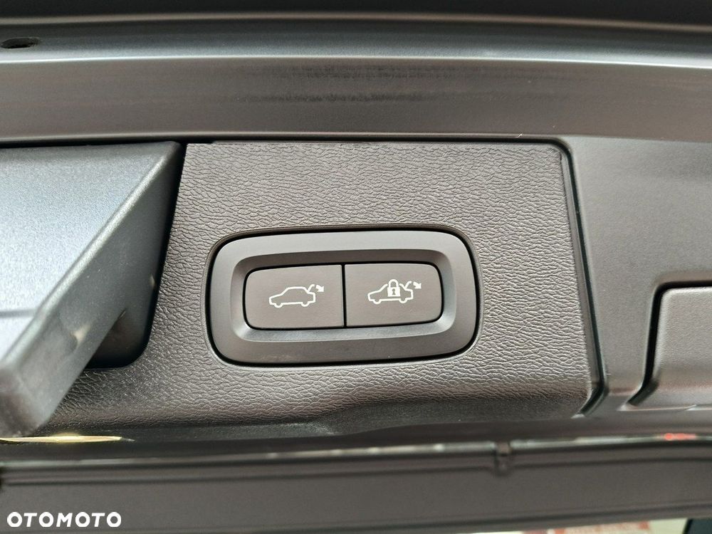 Volvo XC 60 T6 AWD Plug-In Hybrid R-Design - 15