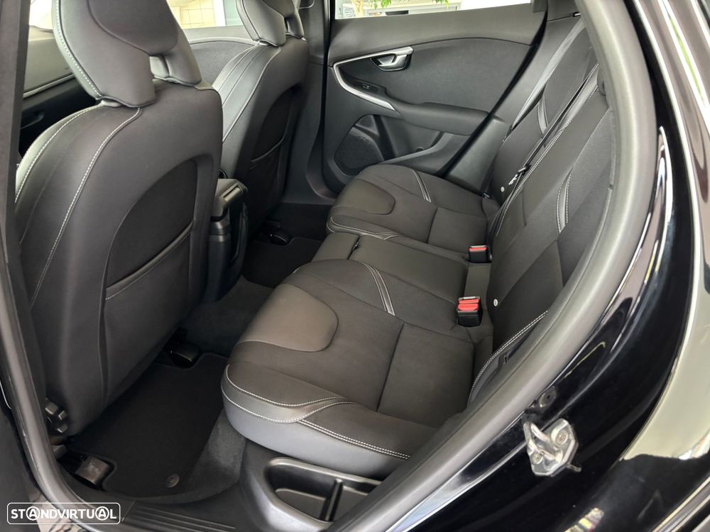 Volvo V40 2.0 D3 Momentum - 10