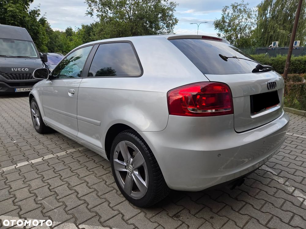 Audi A3 3-drzwiowe 2.0 TDI DPF Ambiente S tronic - 4