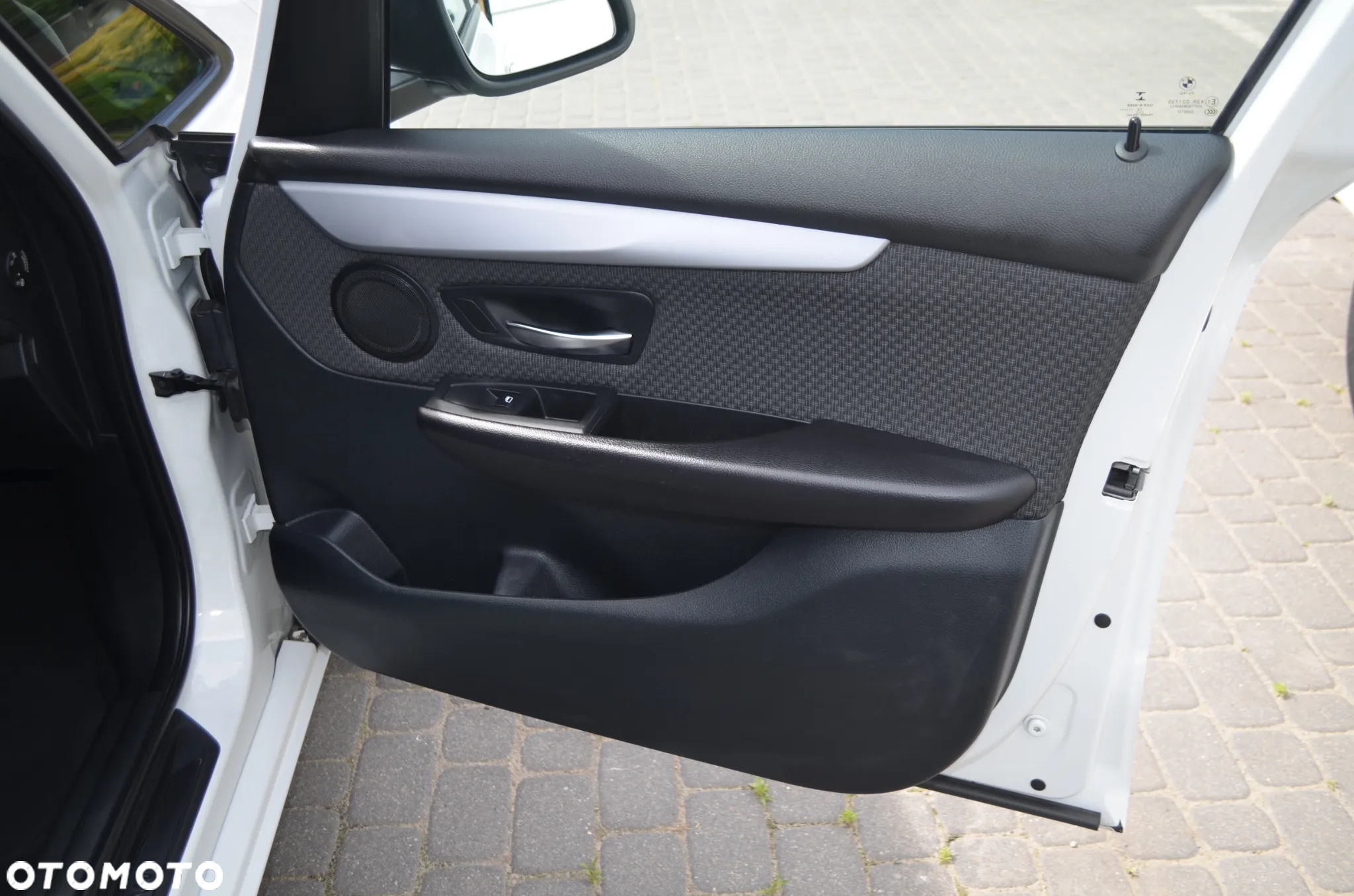 BMW Seria 2 216d - 22