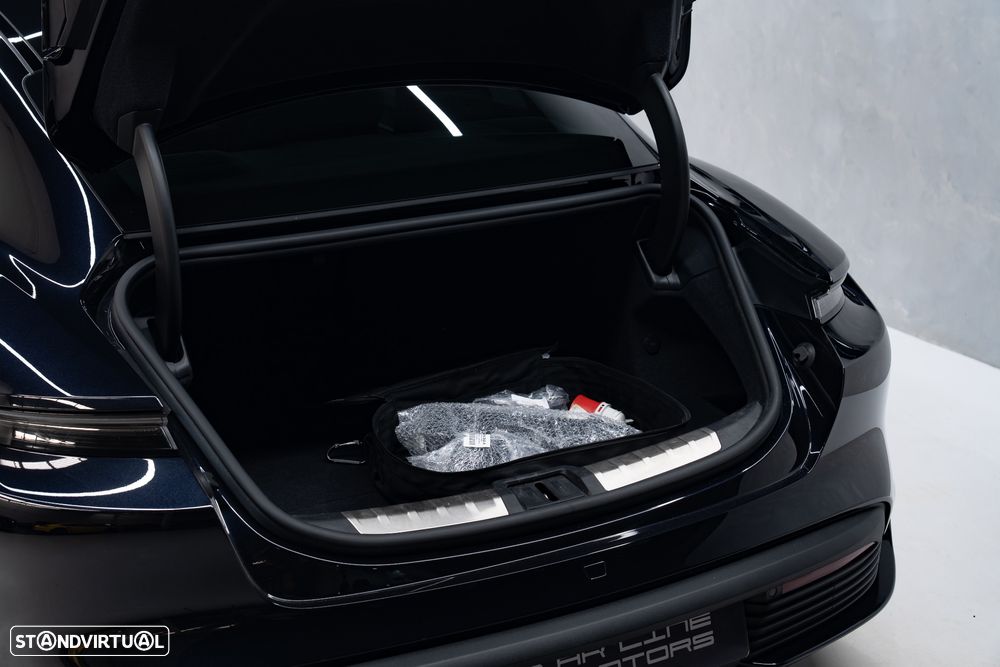 Porsche Taycan Turbo - 13