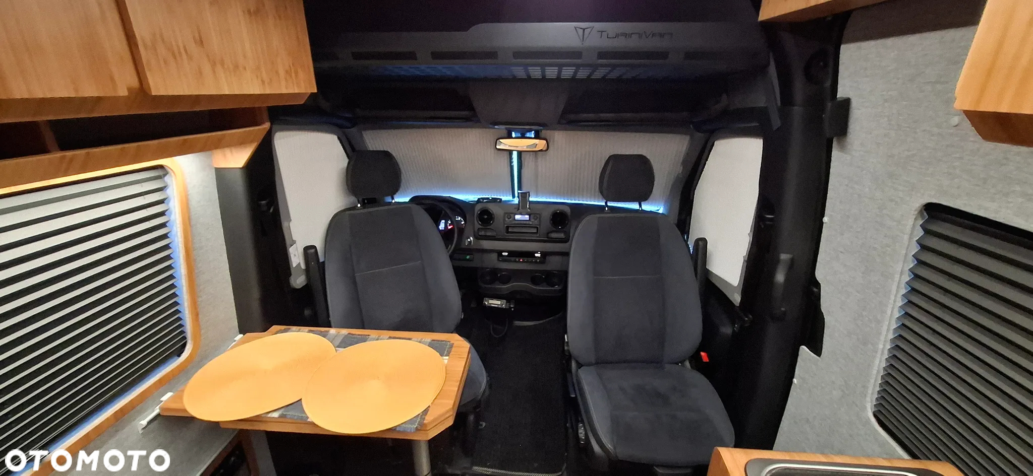 Mercedes-Benz 4x4 Sprinter 907 - 19