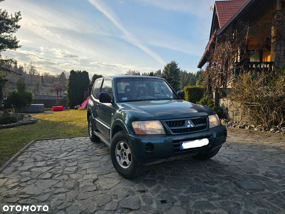 Mitsubishi Pajero - 1