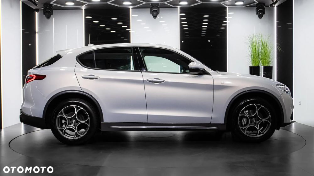 Alfa Romeo Stelvio 2.0 Turbo TI Q4 - 9