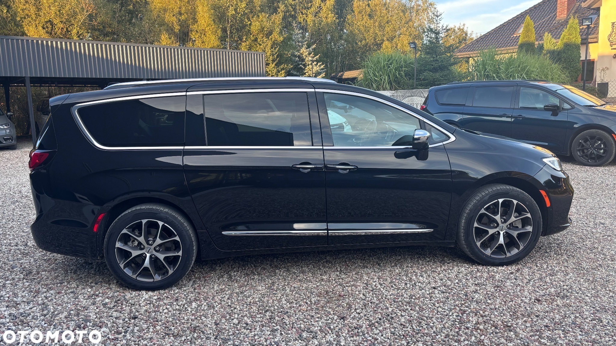 Chrysler Pacifica - 3