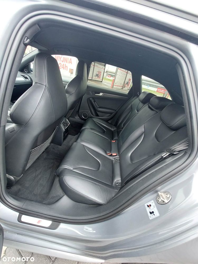 Audi A4 Avant 2.0 TDI Quattro S tronic - 13