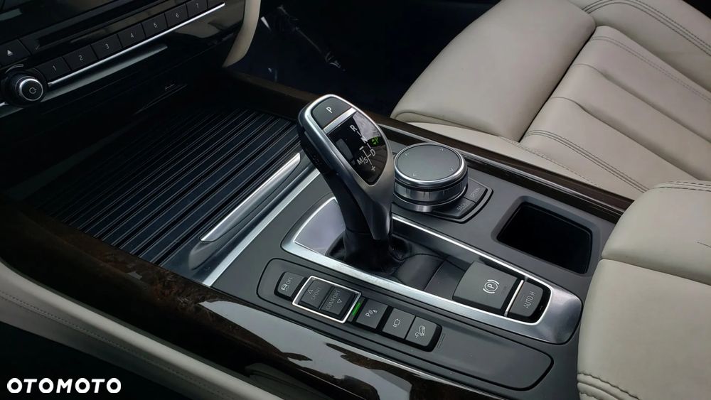 BMW X5 xDrive35i - 26