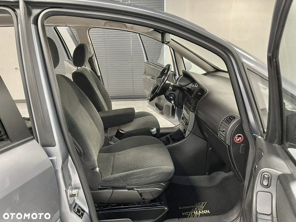 Opel Zafira 1.8 Executive - 26