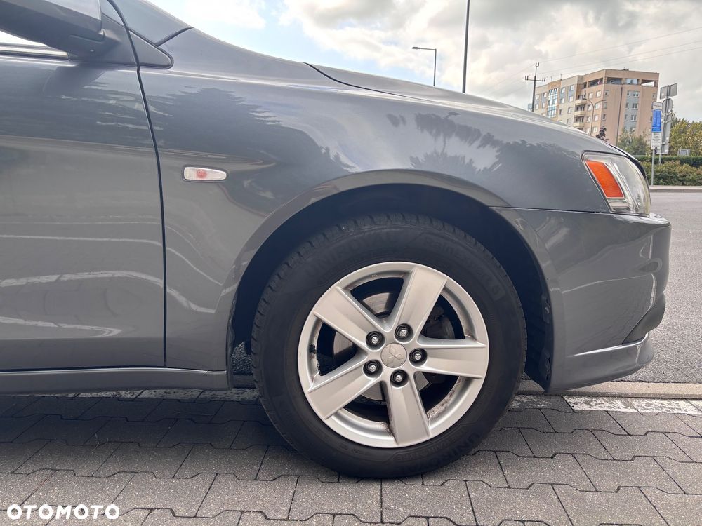 Mitsubishi Lancer 1.5 Invite - 18