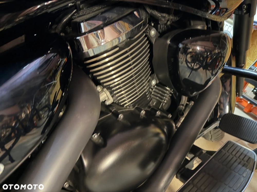 Suzuki Intruder - 8