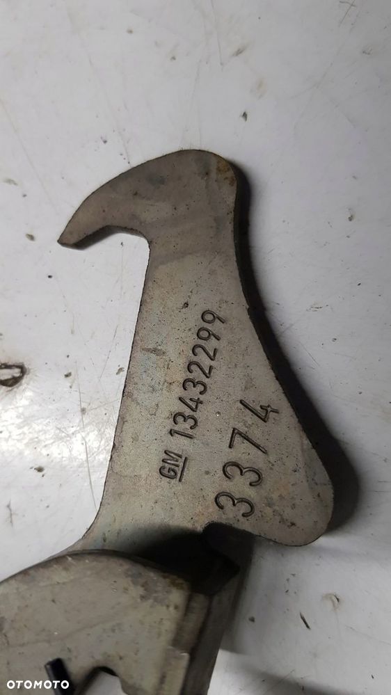 rygiel maski Opel Corsa E - 8