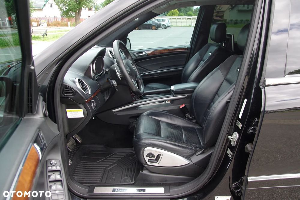 Mercedes-Benz ML 63 AMG 4Matic 7G-TRONIC 10th Anniversary - 20