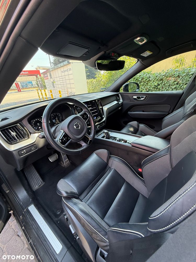 Volvo XC 60 B4 B R-Design - 11