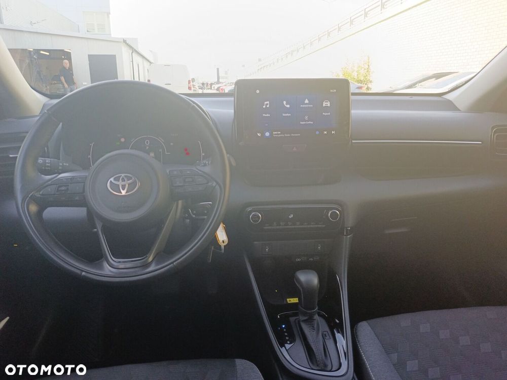 Toyota Yaris Hybrid 1.5 Style - 11