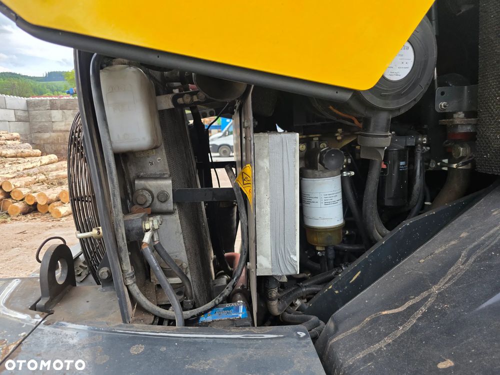 Komatsu WA100 - 12