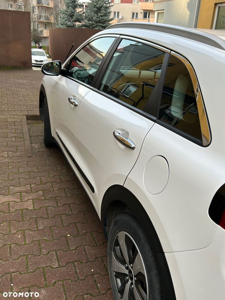 Kia Niro 1.6 GDI Hybrid M - 4