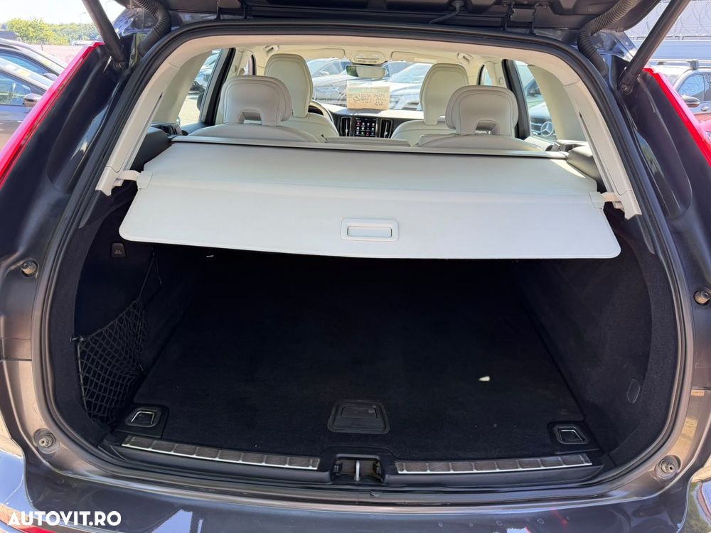 Volvo XC 60 B4 MHEV AT AWD Core - 27
