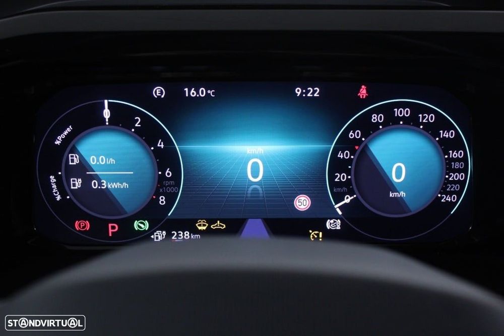 VW Multivan 1.5 TSI e-Hybrid Life DSG Versão Fiscal - 28