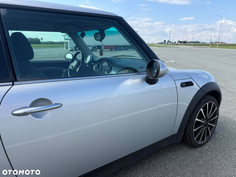 MINI Cooper Standard - 12