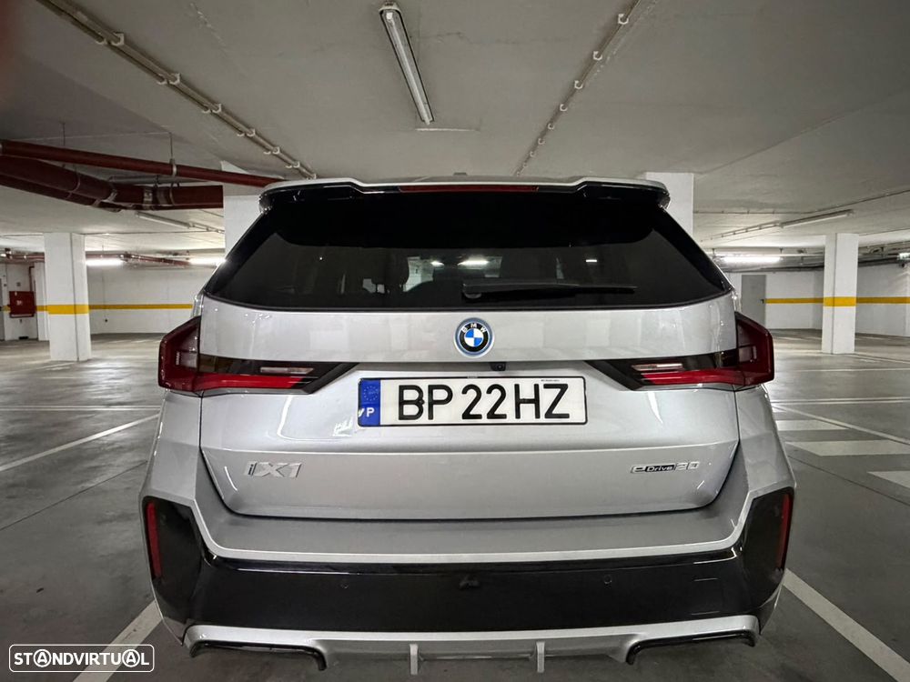 BMW iX1 eDrive20 Pack Desportivo M - 10