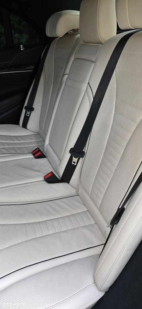 Mercedes-Benz Klasa S 400 d 4-Matic L 9G-TRONIC - 12